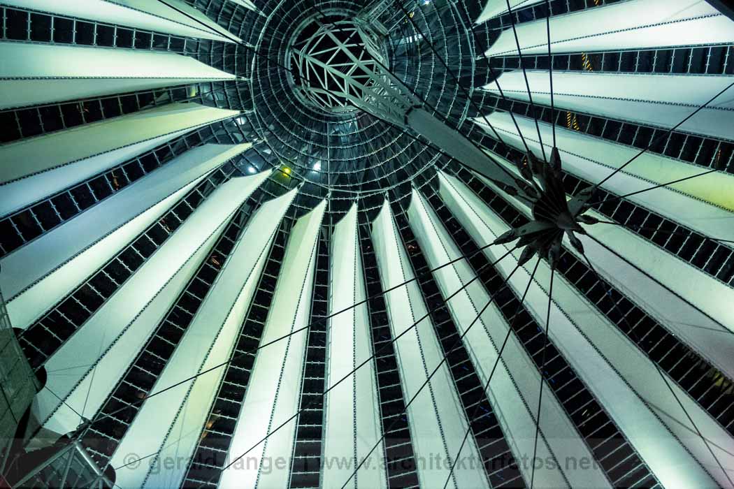 20110301-Berlin-Sony-Center-©-Gerald-Langer-28-IMG_0226